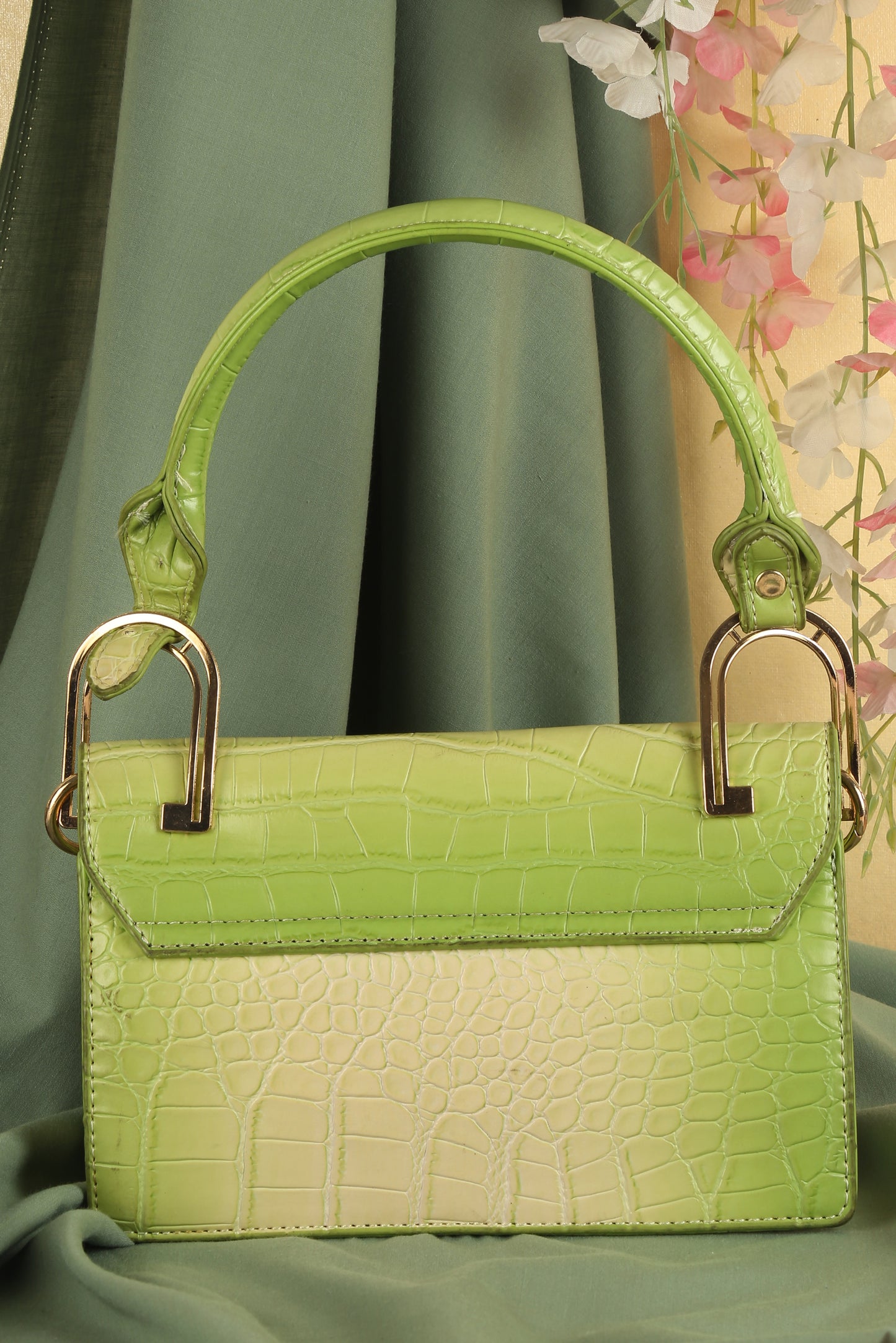 Riley Sling Bag