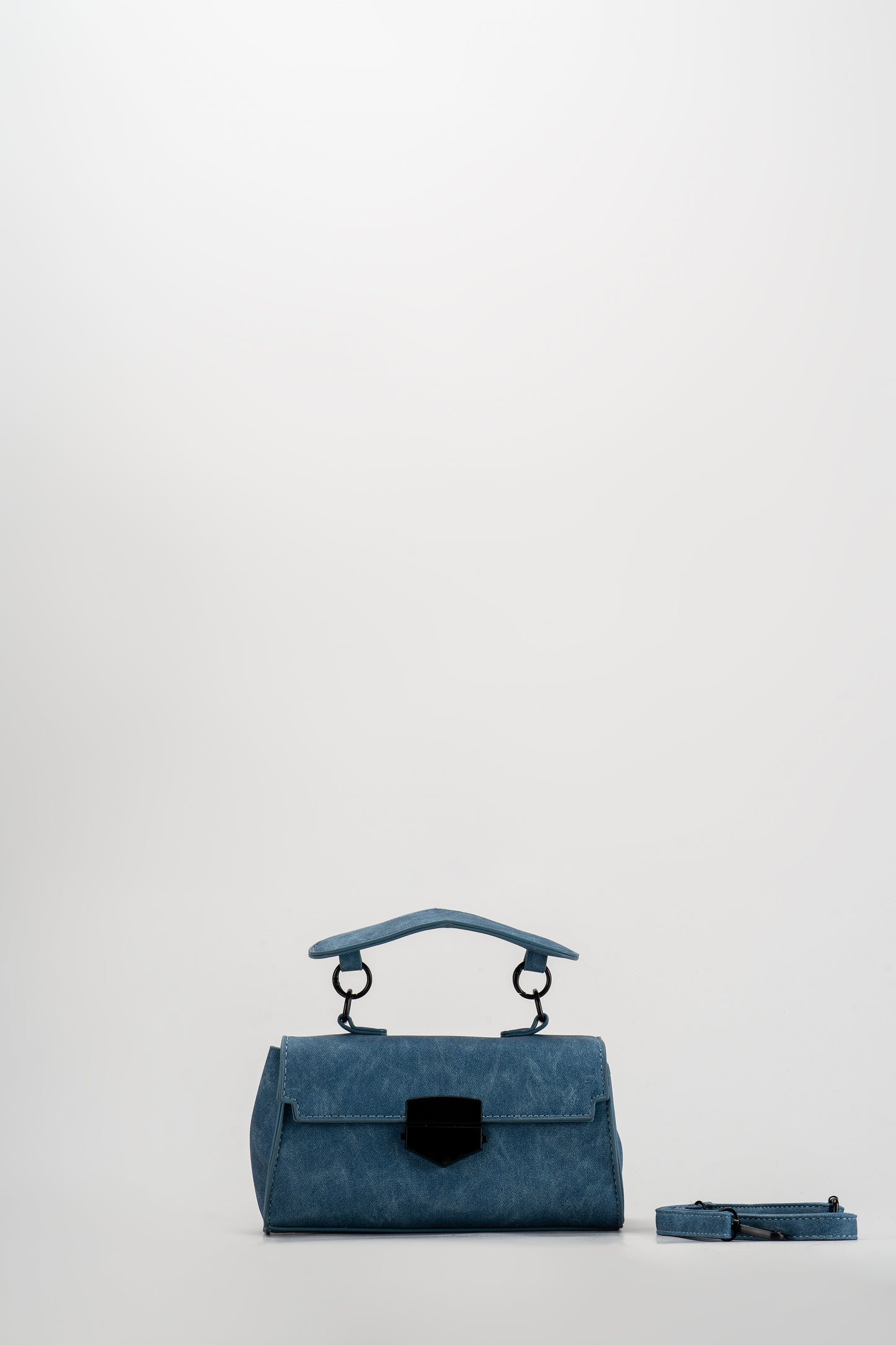 Peyton Sling Bag