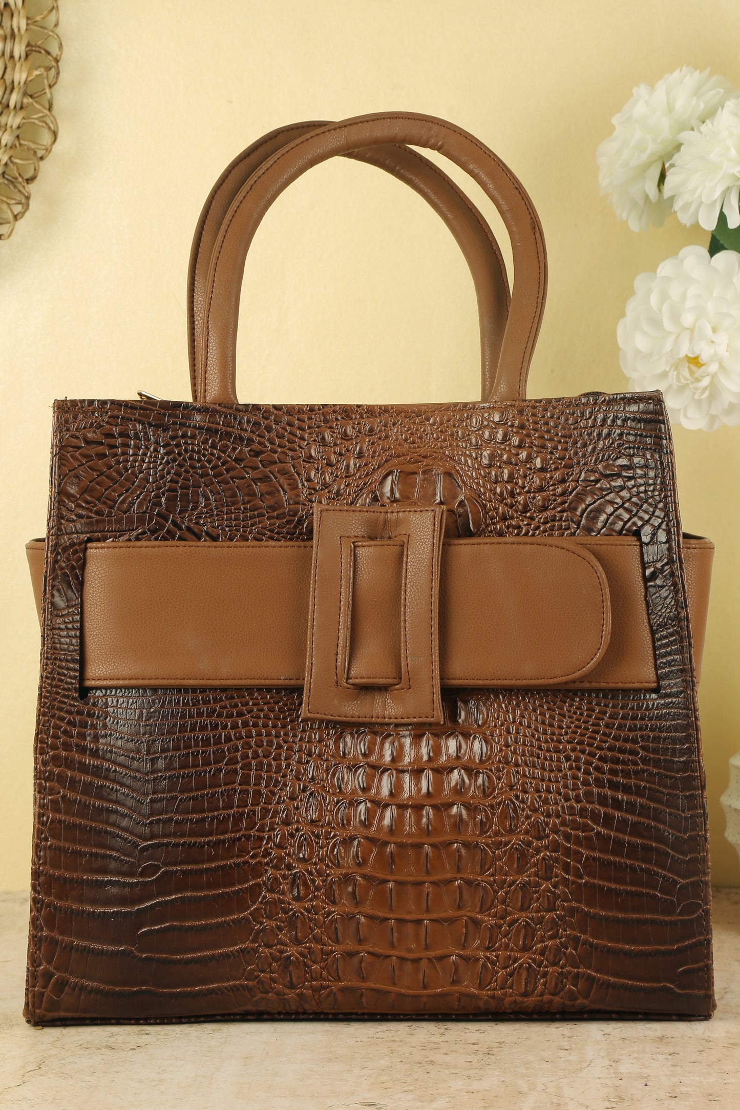 Avery Hand Bag