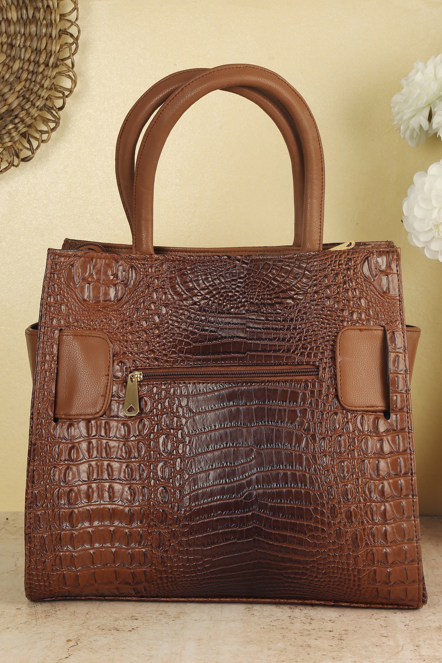 Avery Hand Bag