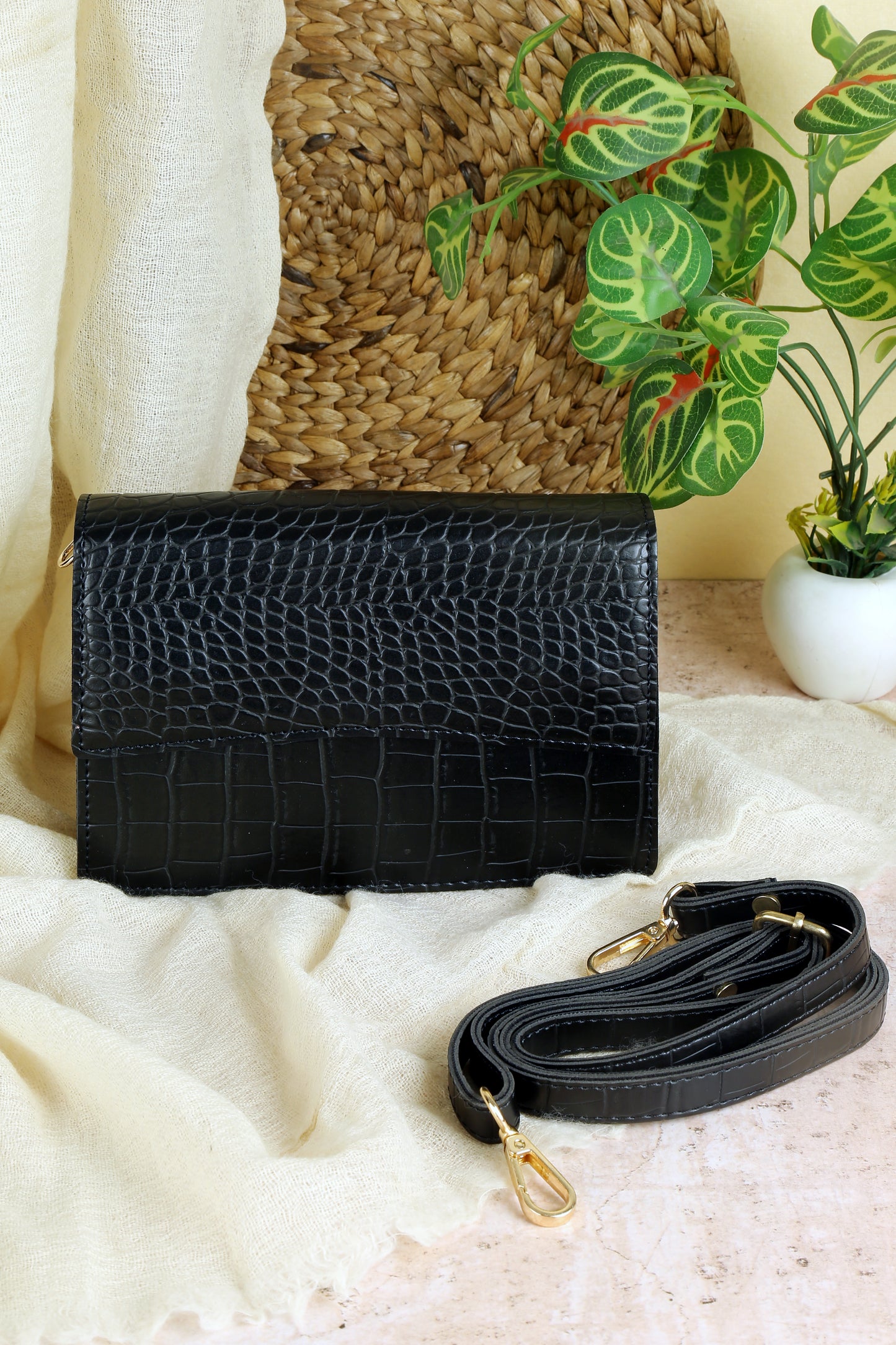 Evelyn Sling Bag