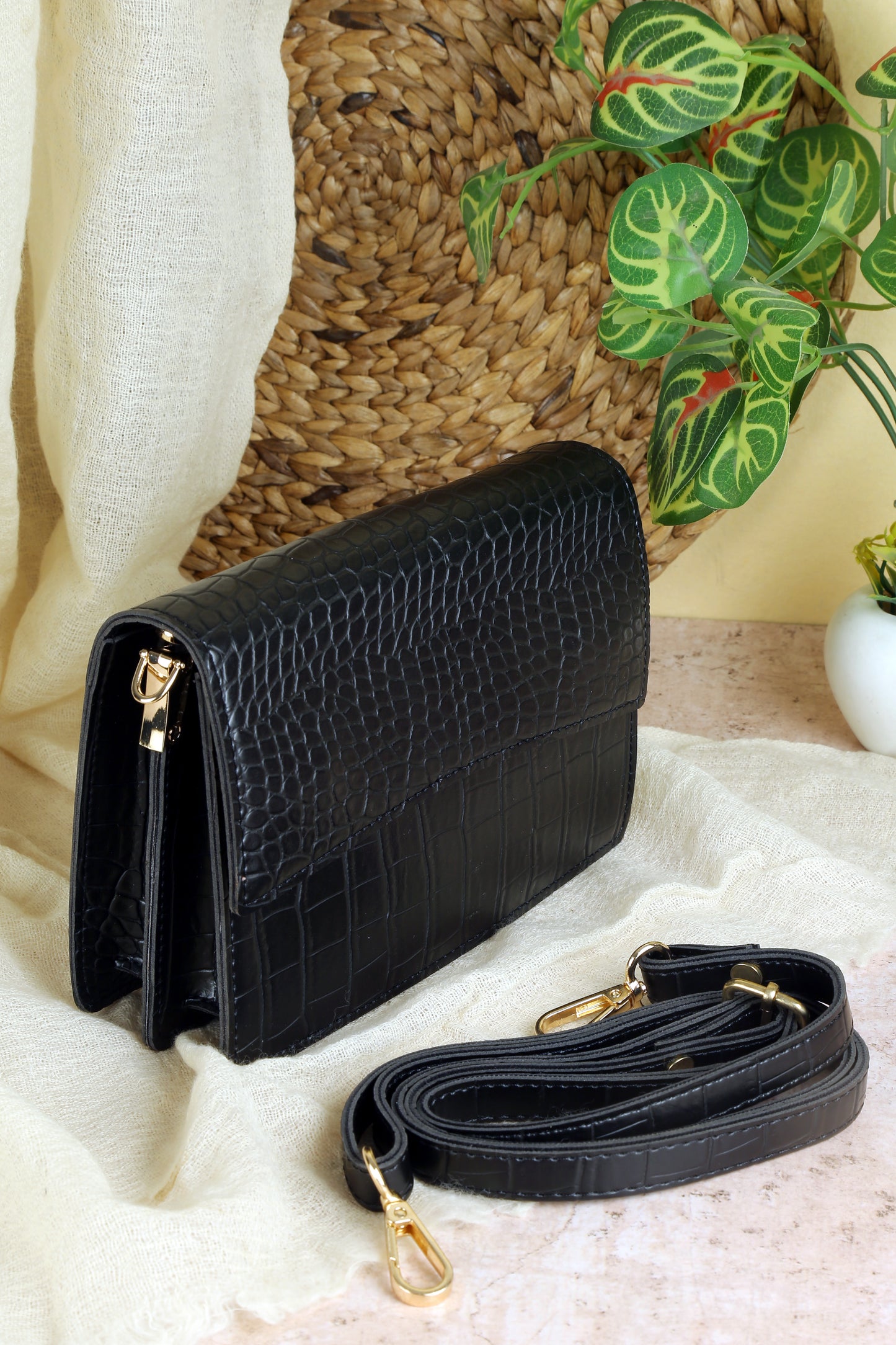 Evelyn Sling Bag