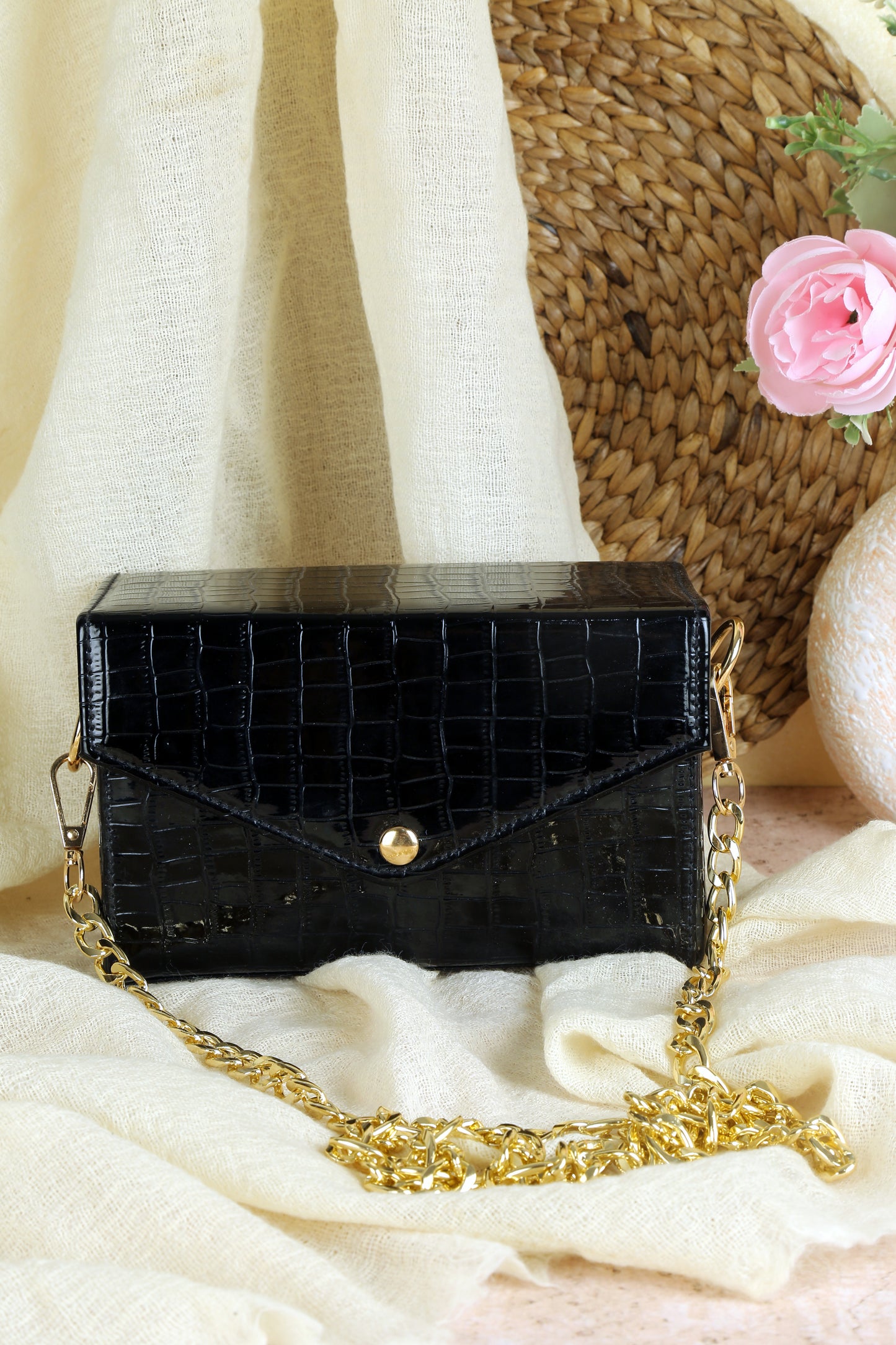 Isla Sling Bag