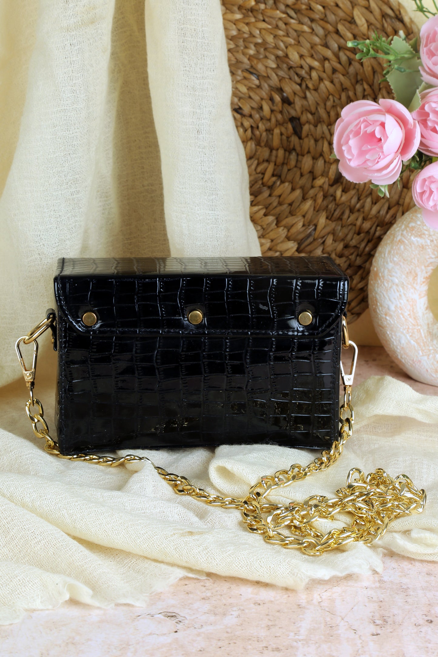 Isla Sling Bag