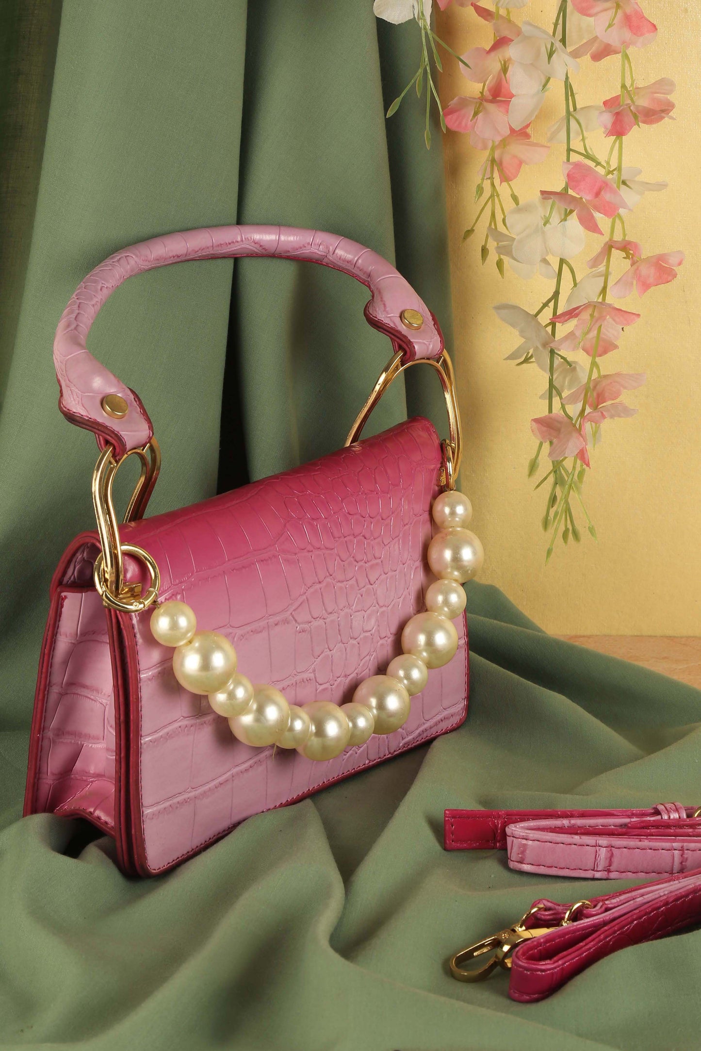 Riley Sling Bag