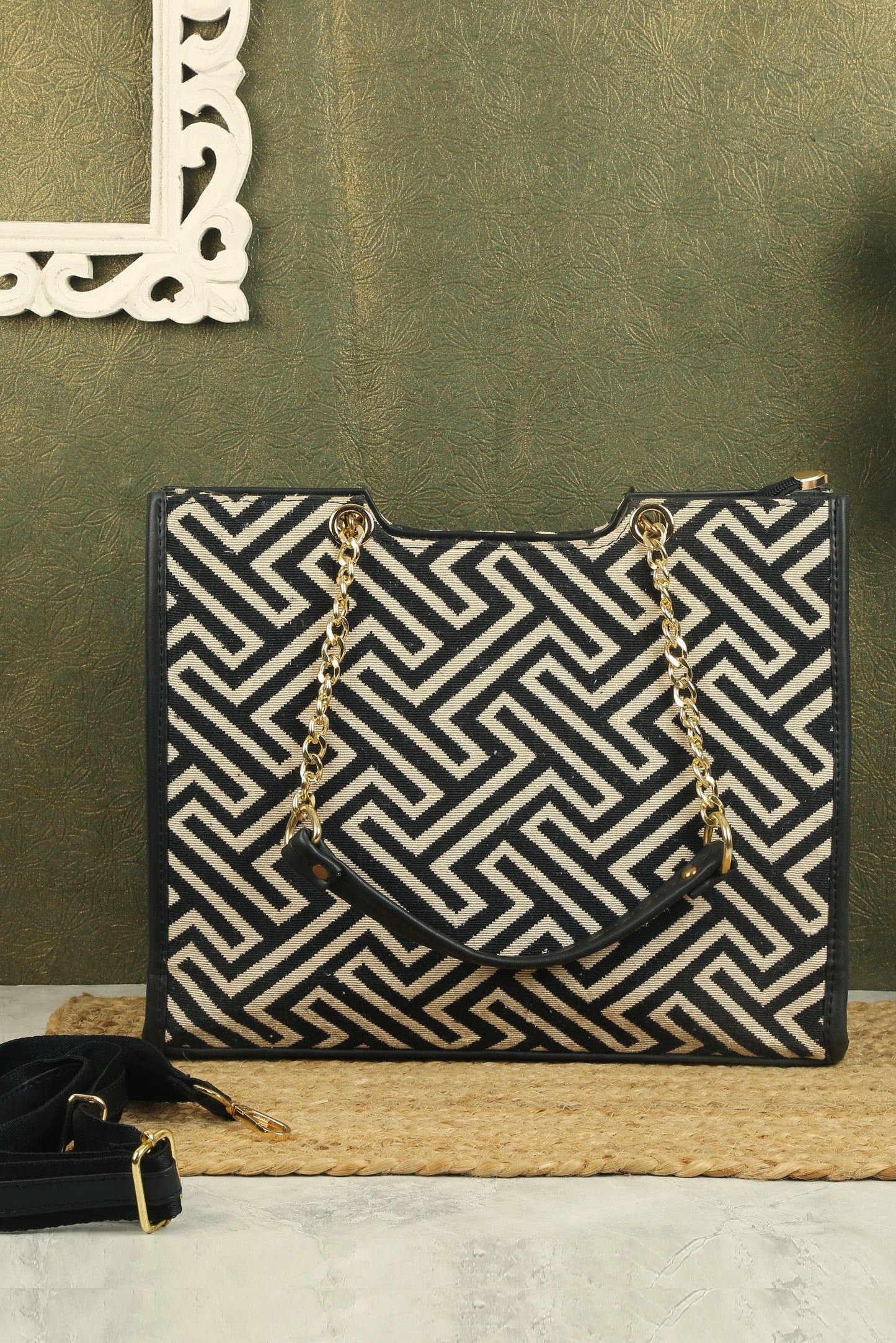 Aria Tote Bag
