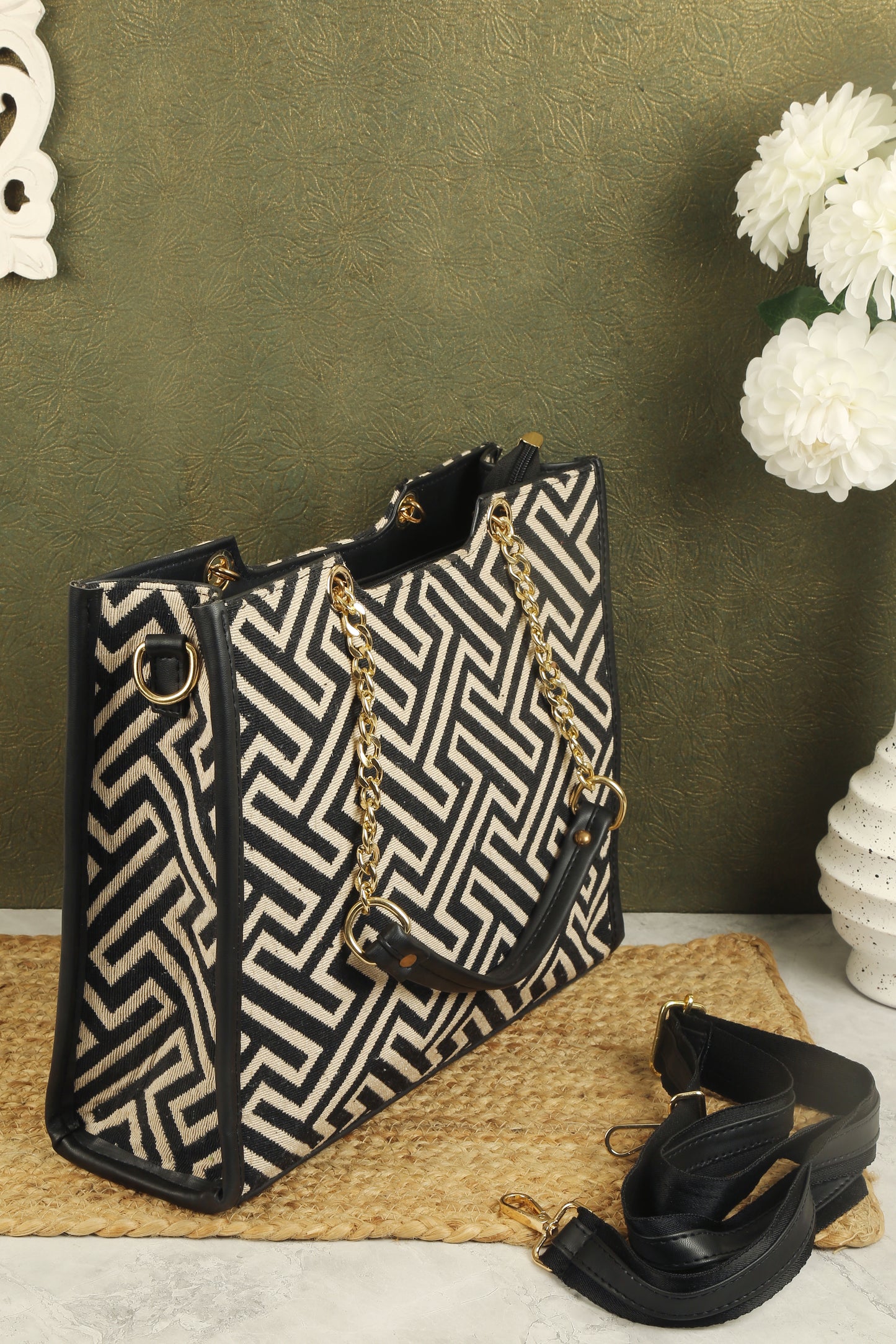 Aria Tote Bag