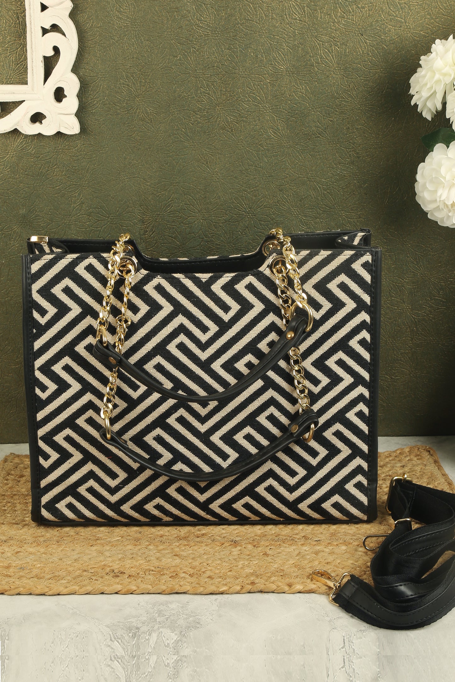 Aria Tote Bag