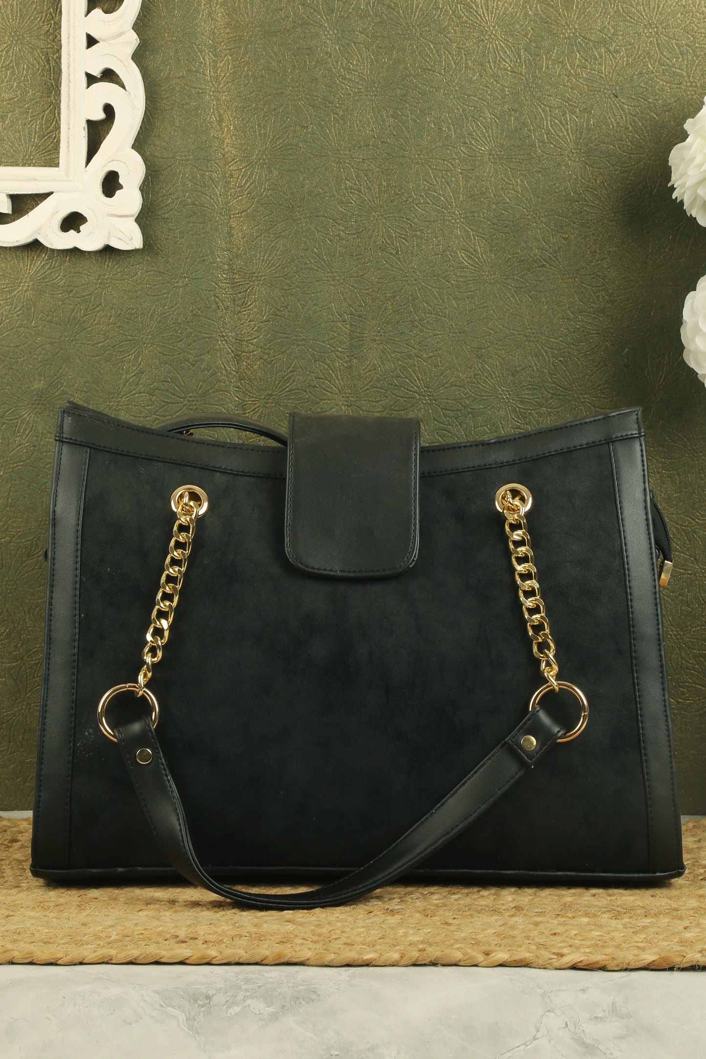 Eleanor Shoulder Bag