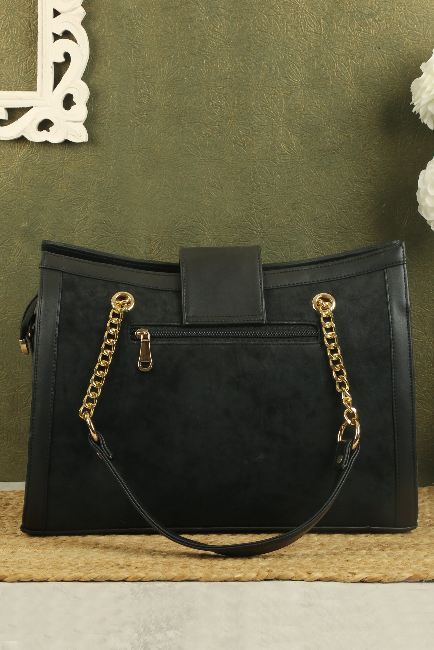 Eleanor Shoulder Bag