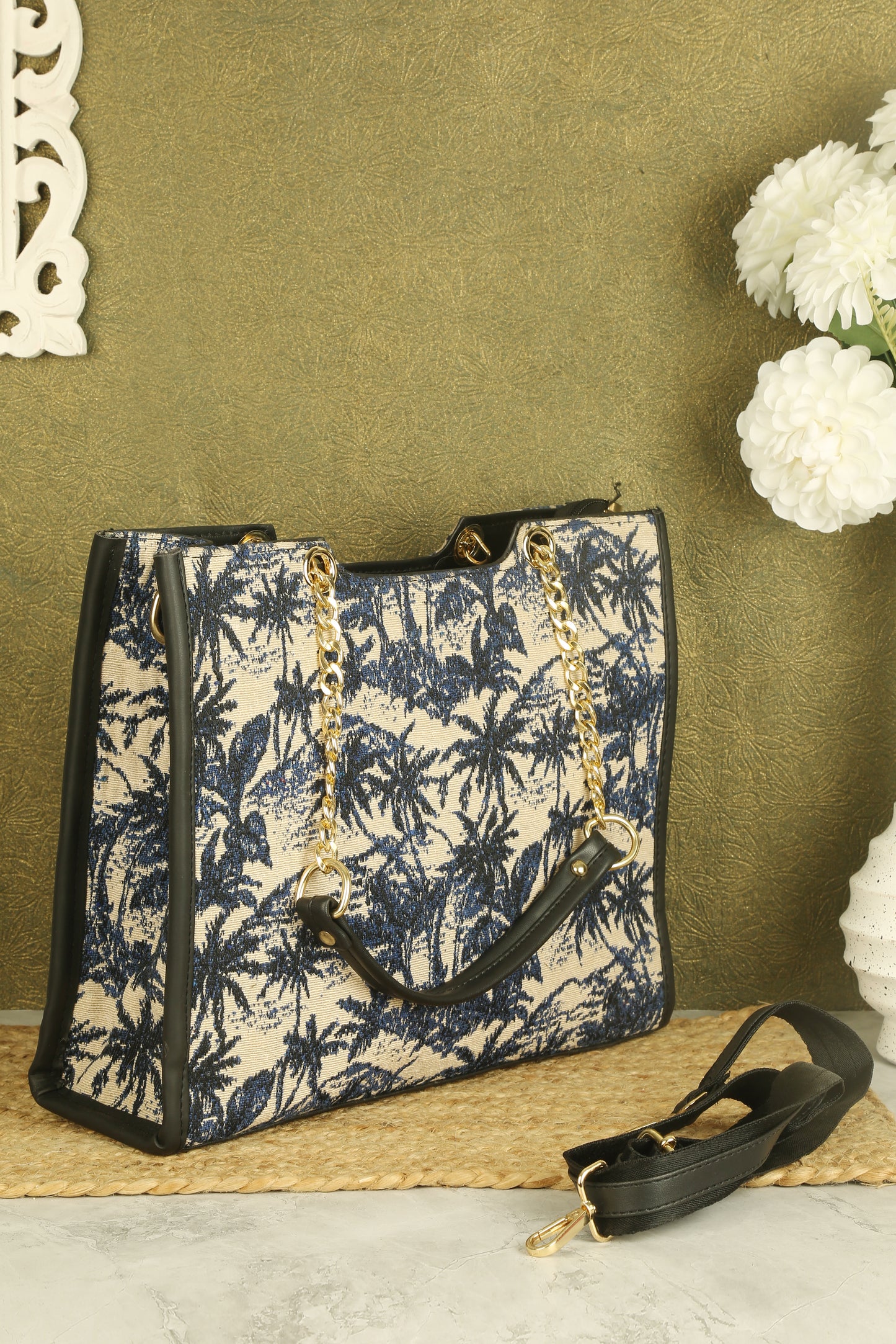 Aria Tote Bag