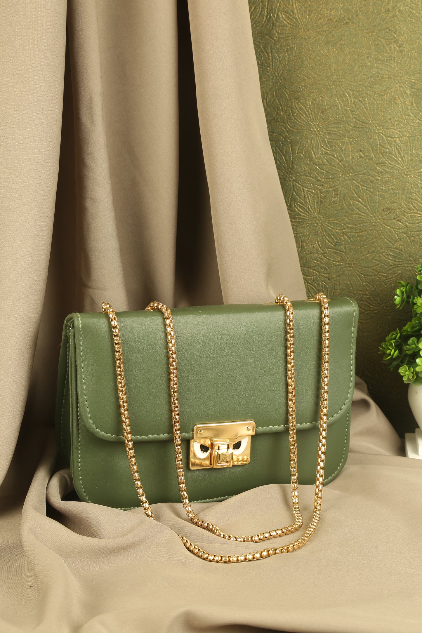 Ava Sling Bag
