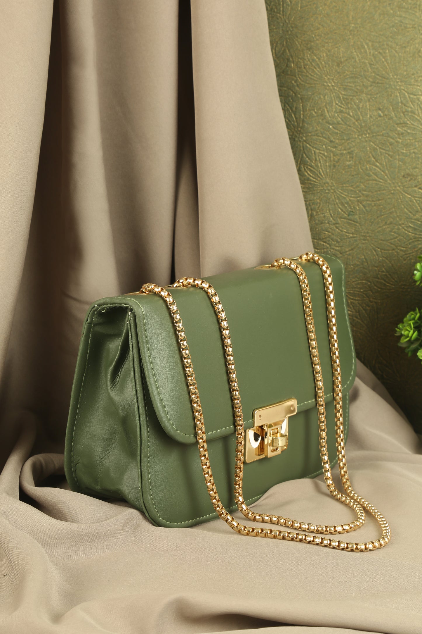 Ava Sling Bag