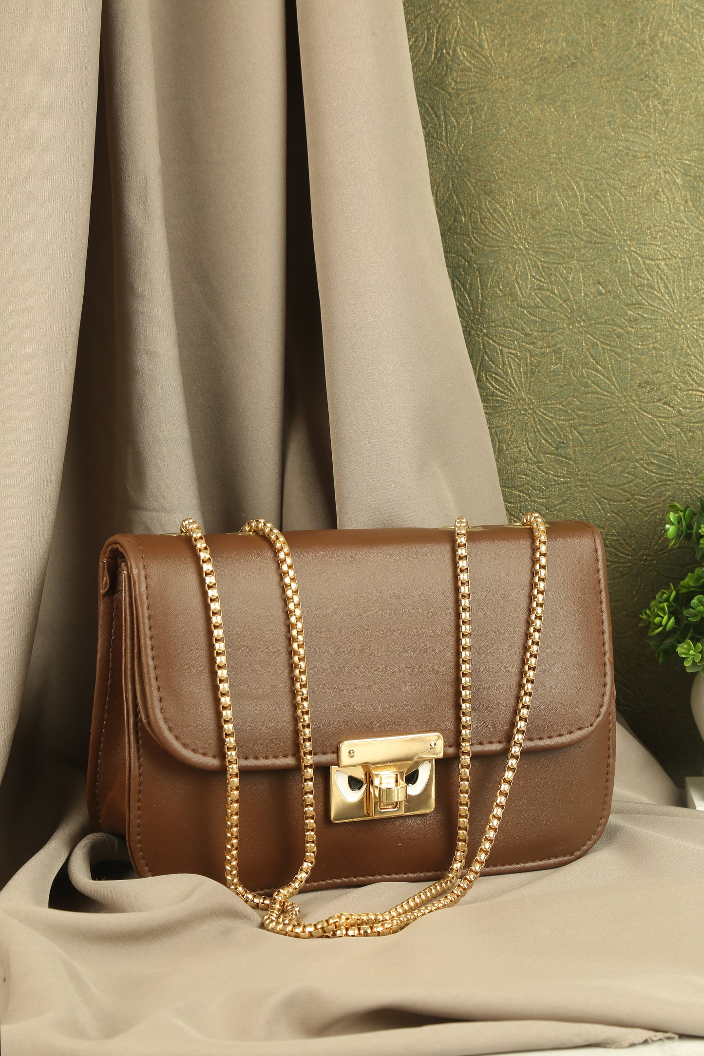 Ava Sling Bag