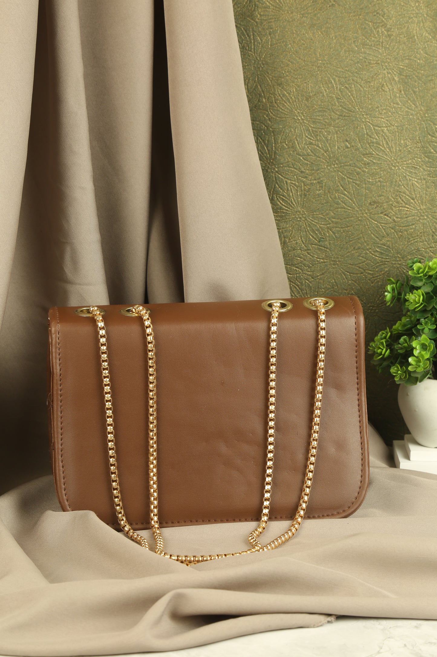 Ava Sling Bag