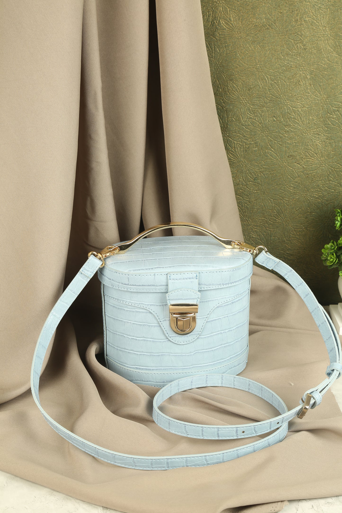 Nora Sling Bag
