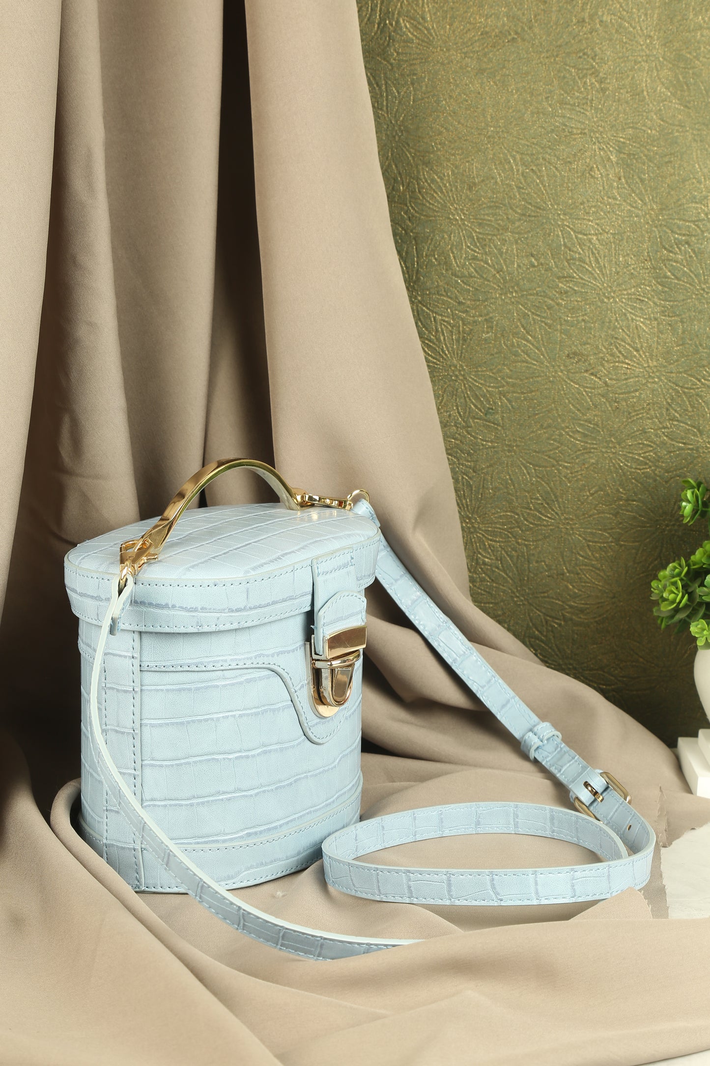 Nora Sling Bag