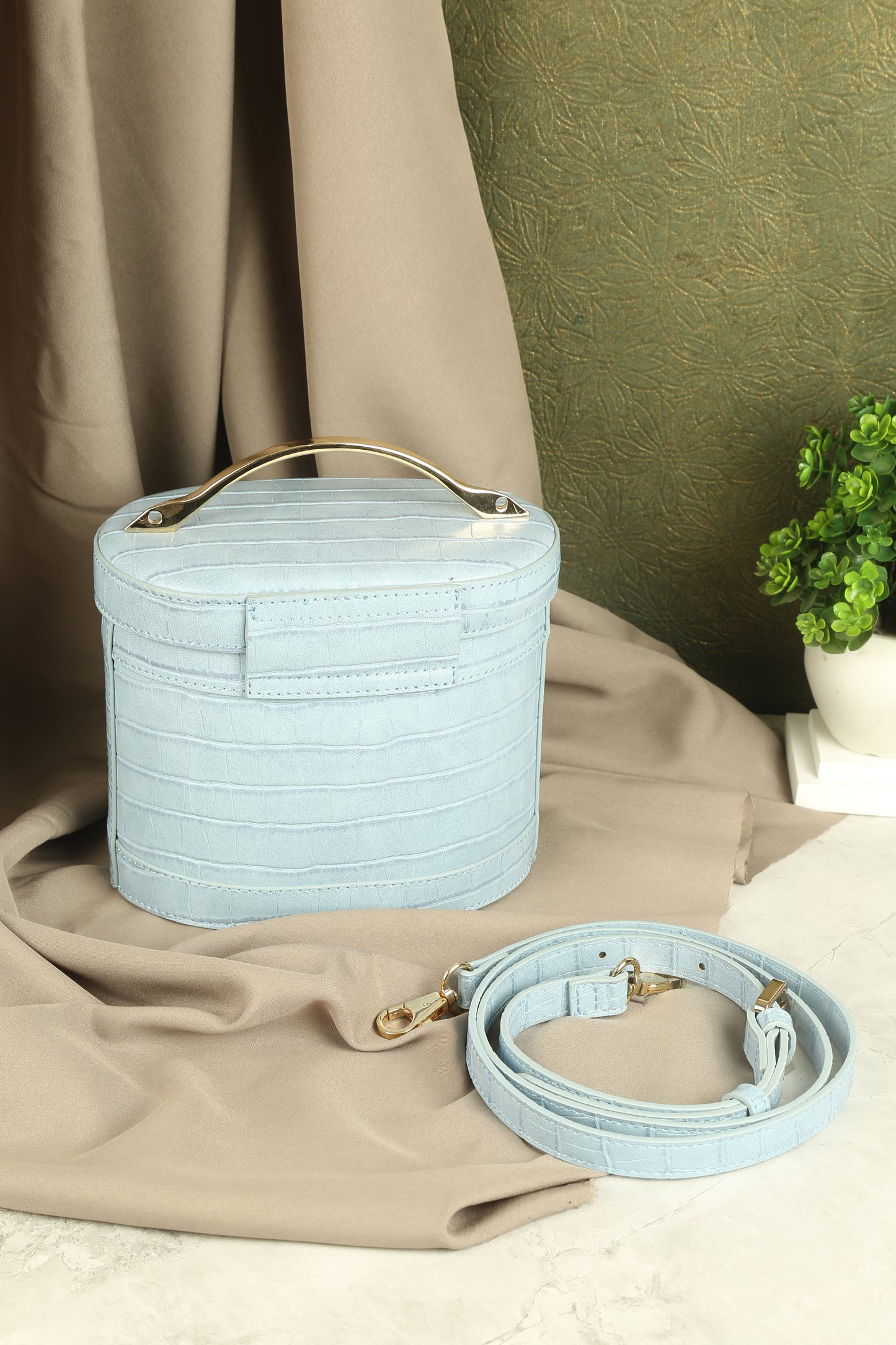 Nora Sling Bag