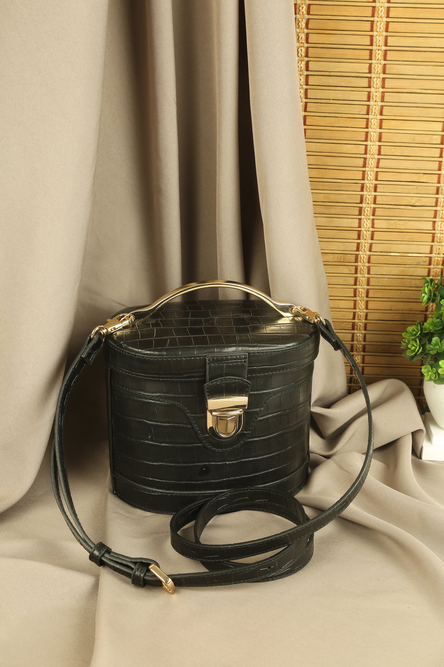 Nora Sling Bag