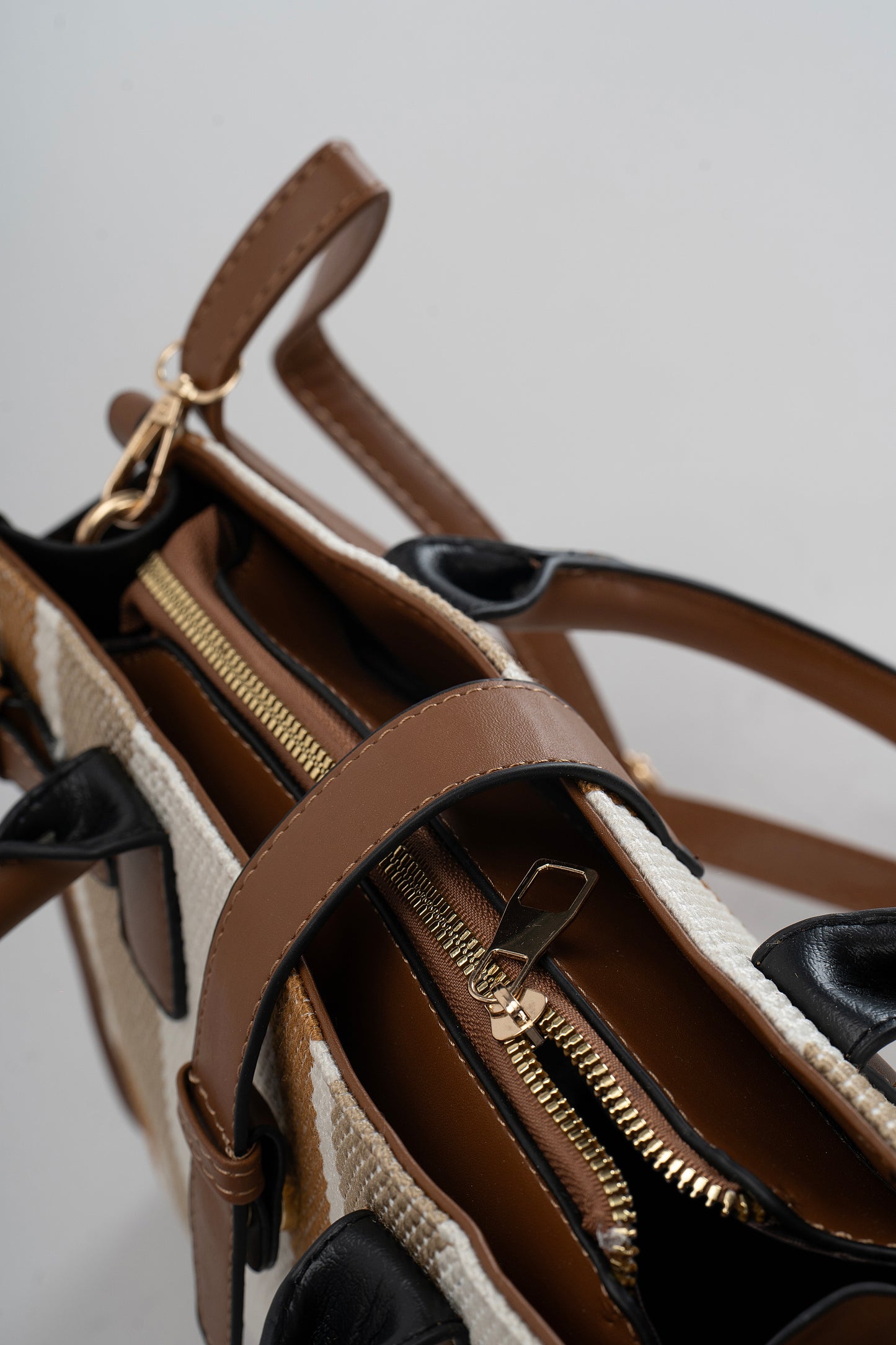 Clara Hand bag