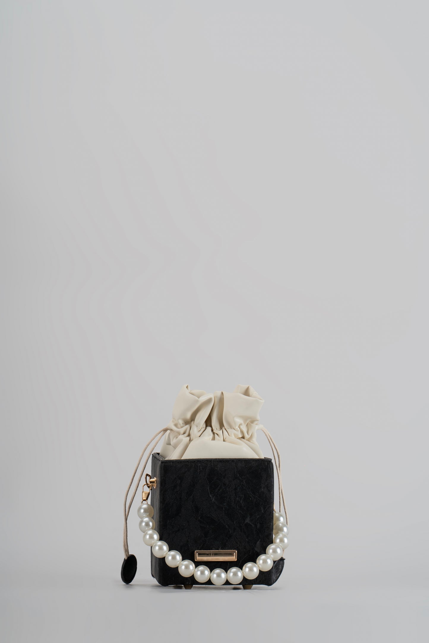 Nevaeh Sling bag