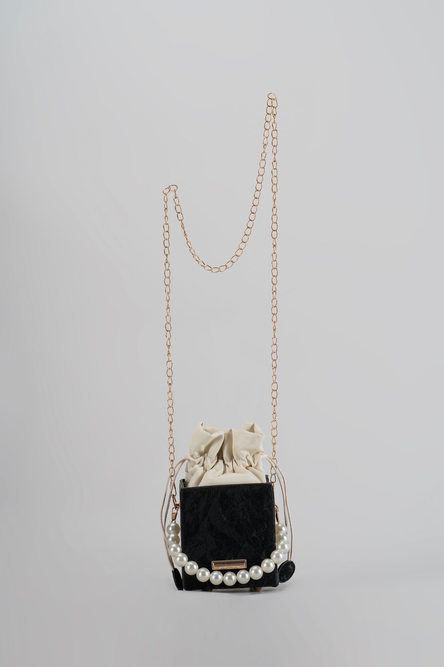 Nevaeh Sling bag