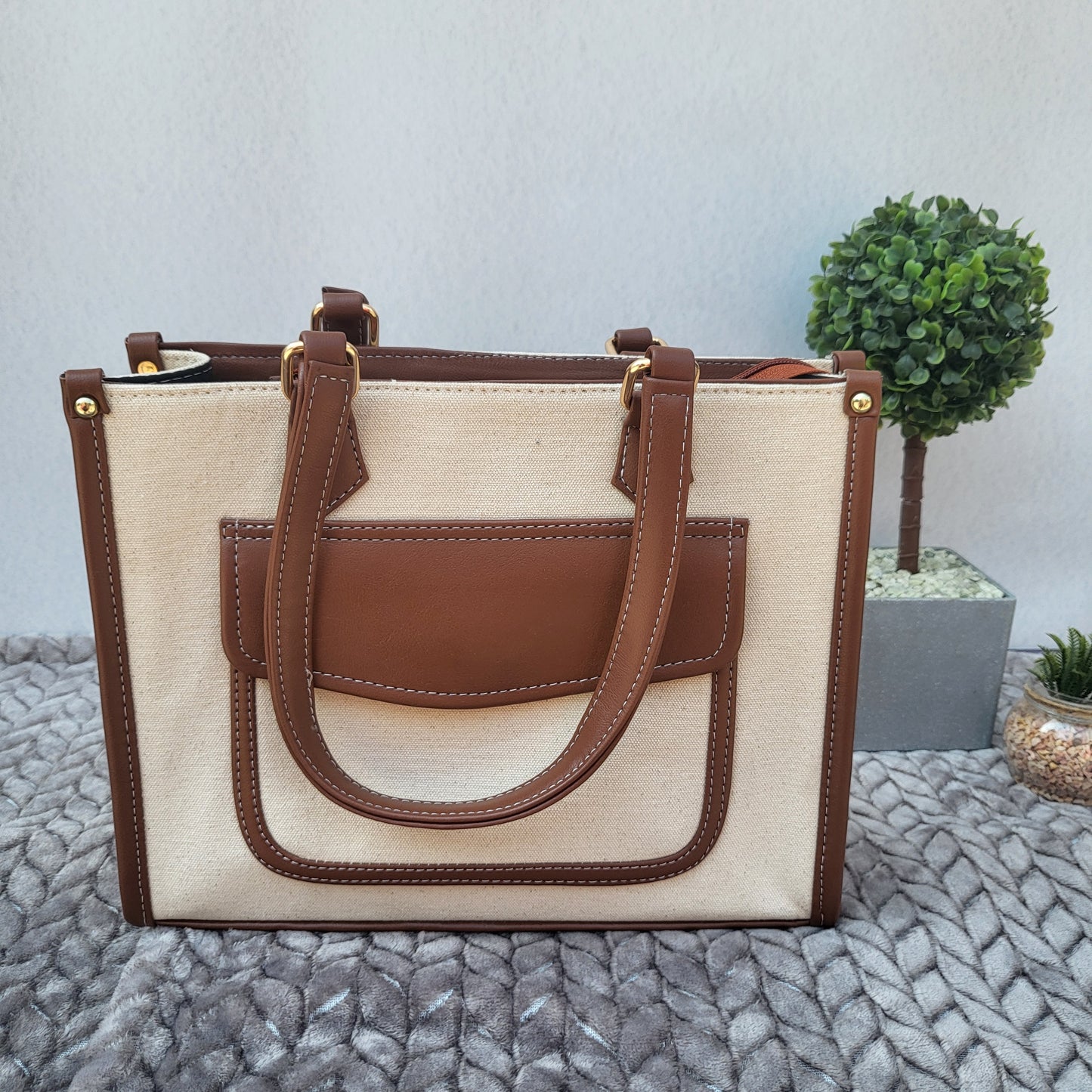 Leah HandBag