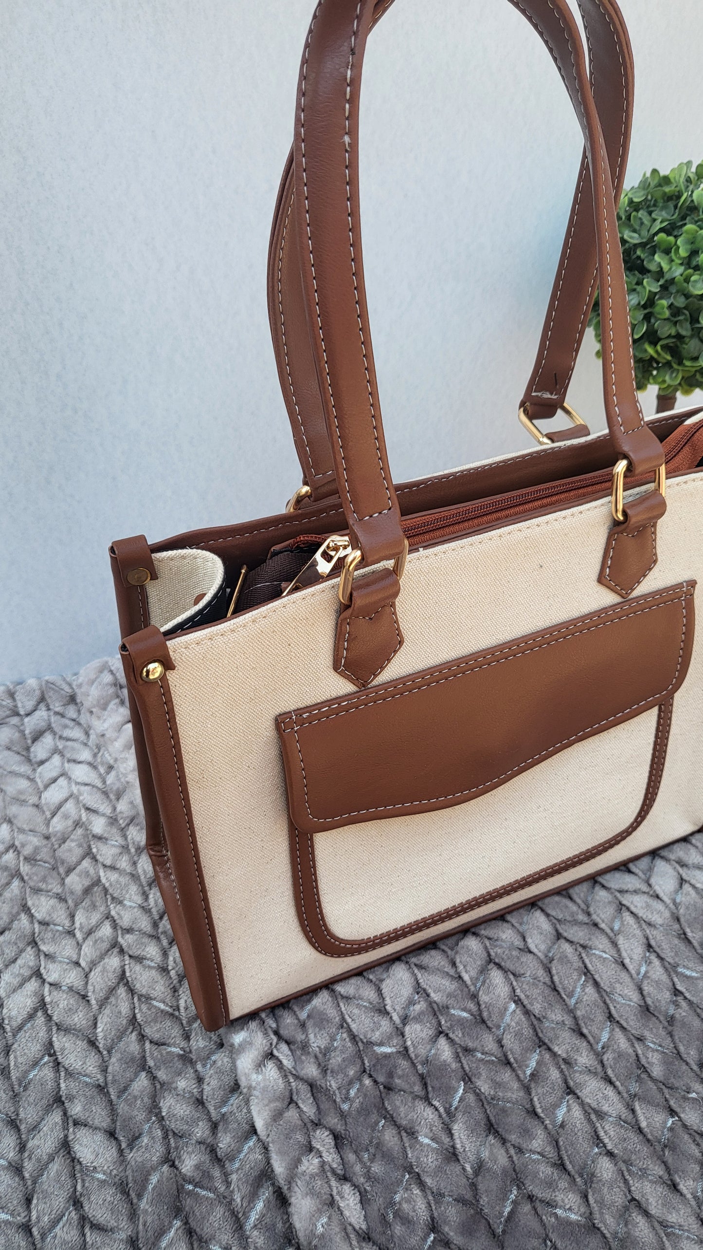 Leah HandBag