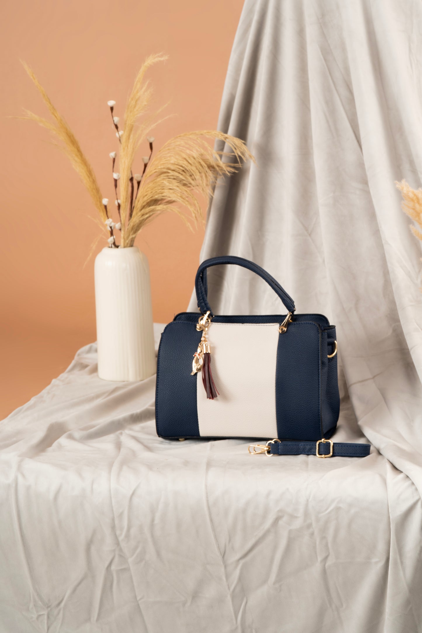 Raelynn HandBag